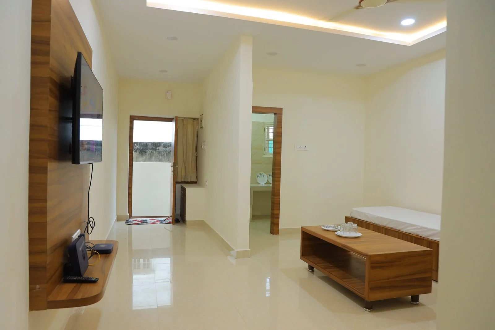 single bed rooms main hall